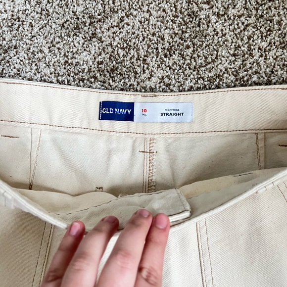 Old Navy Women's Beige Straight Leg Jeans - Picture 3 of 5